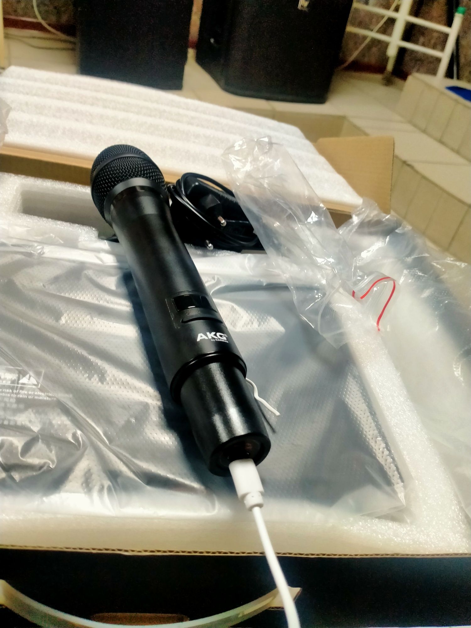 Микрофоны радио 2шт AKG