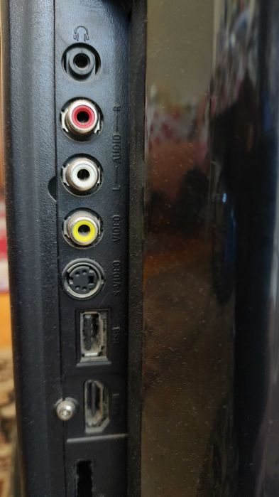 LCD телевизор Philips с дефект на екрана