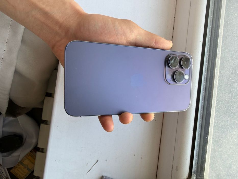 Продаю Айфон 14 про макс 256г