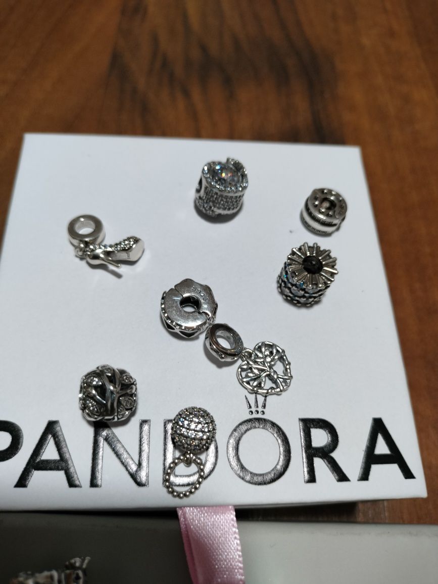 Vândute  Argint pentru Brățară  Pandora la 55lei sau 2la 75lei