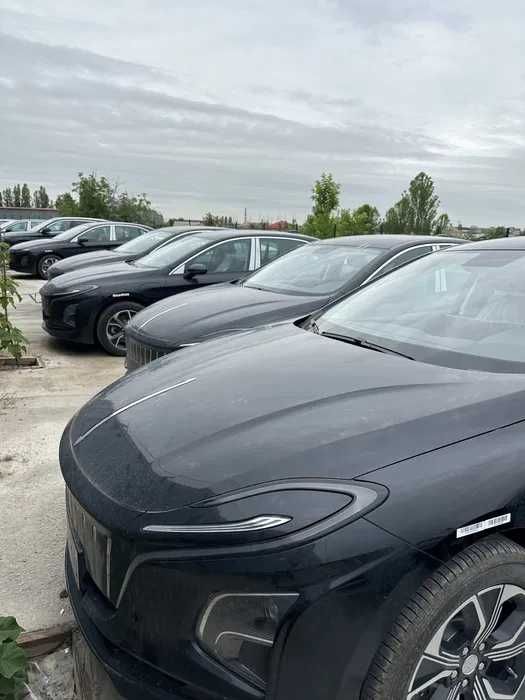 Hongqi E-QM5 Naxt va muddatli to'lovga