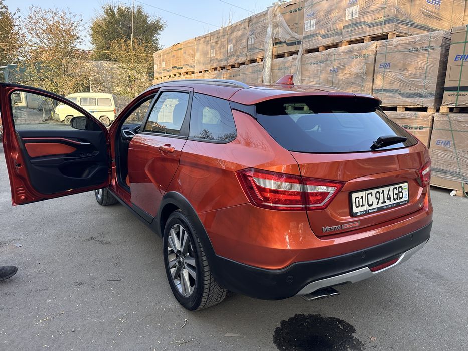 Lada Vesta Cross 1.8 2019 год пробег 116000 км, багажник пятно,автомат