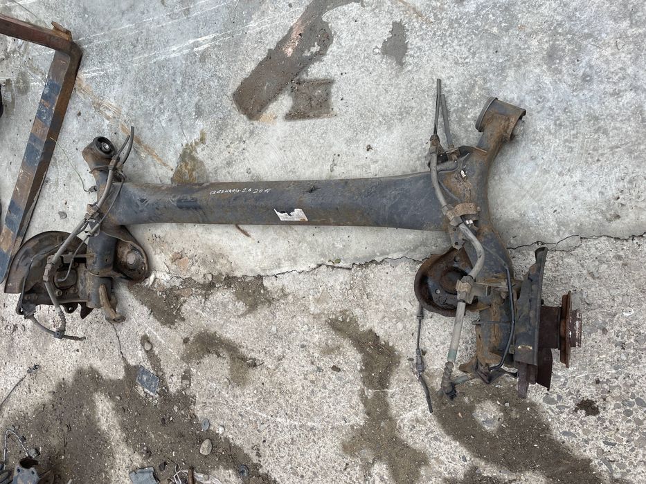 punte spate nissan qashqai 1.2 benzina 2014