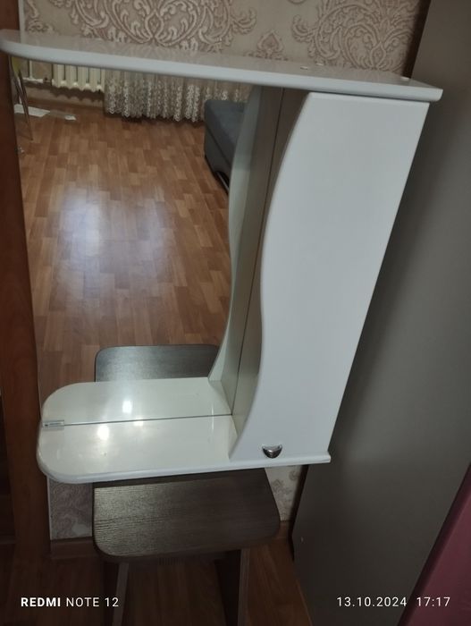 Продам шкаф зеркало в ванну