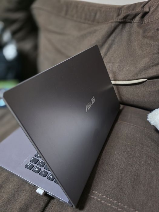 ASUS M509D – Ryzen 3 3250U / 8 GB RAM / 256 GB SSD / Radeon Graphics