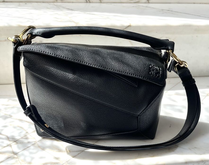 Невероятна черна чанта от естествена кожа Loewe