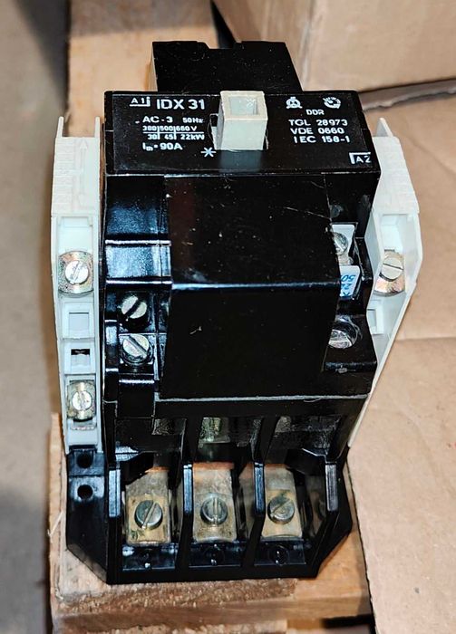Контактор IDX31 - НОВ!