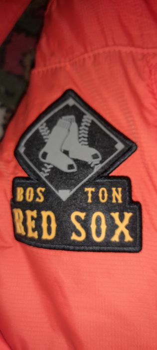 Продаёться зимняя куртка фирмы MLB "major league baseball".