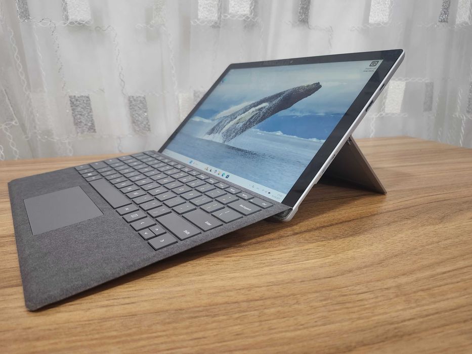 Microsoft Surface Pro 7
