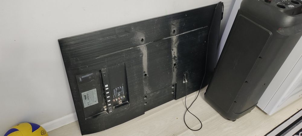 Продаем телефизор не рабочий сломан