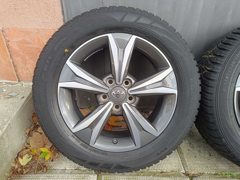 ОРИГИНАЛНИ джанти със зимни гуми 17 '' 5x114,3 Тойота / TOYOTA CH-R