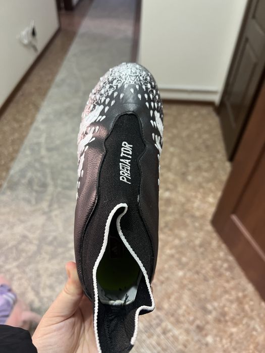 Спортивная обувь для футбола, новая