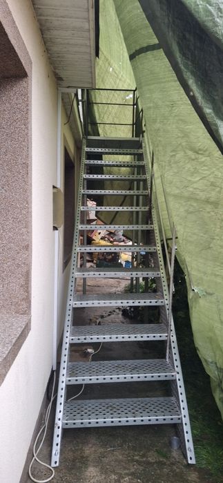 Scara metalica industriala