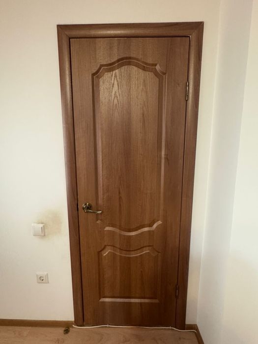 Продам двери и гарнитур по выгодной цене