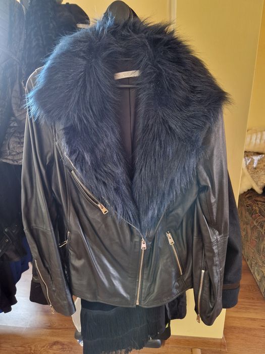 Geaca piele naturala , masura M-L pret 500 lei , plata in cont