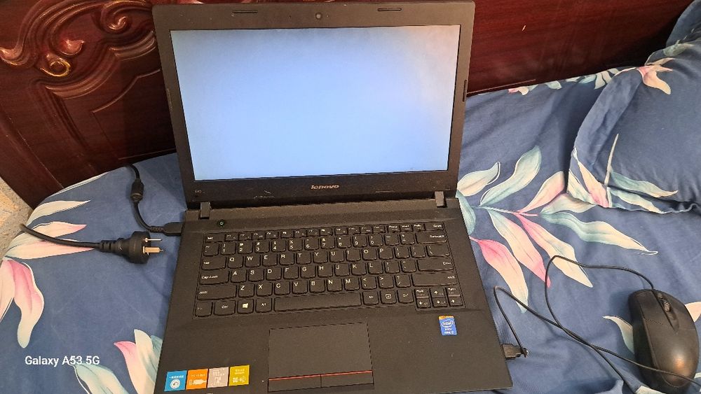 Lenovo e40.80 noutbuk