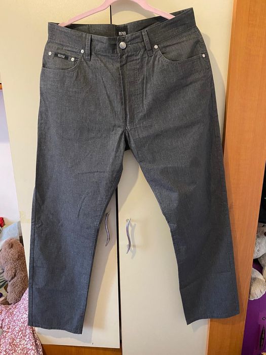 Pantalon Hugo Boss marime W34 L32 si uk32