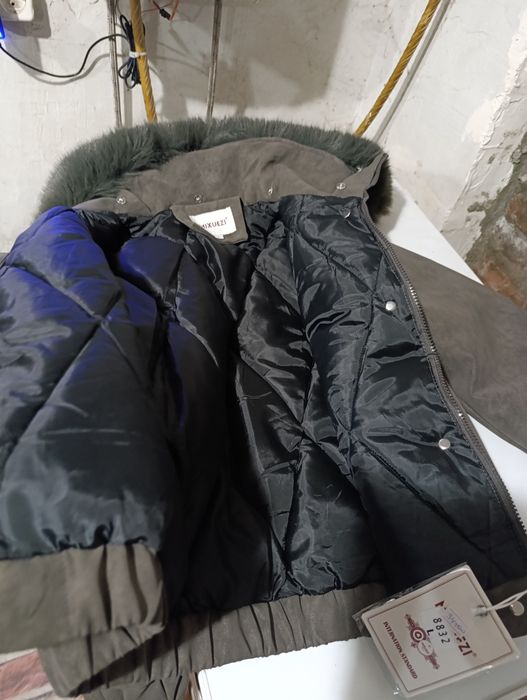 Продам зимнюю куртку женскую