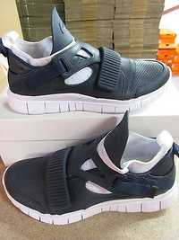 Adidasi Nike Huarache Carnivore 46/30 cm