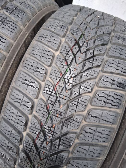 205 45 17 DUNLOP 4броя зимни RUN FLAT