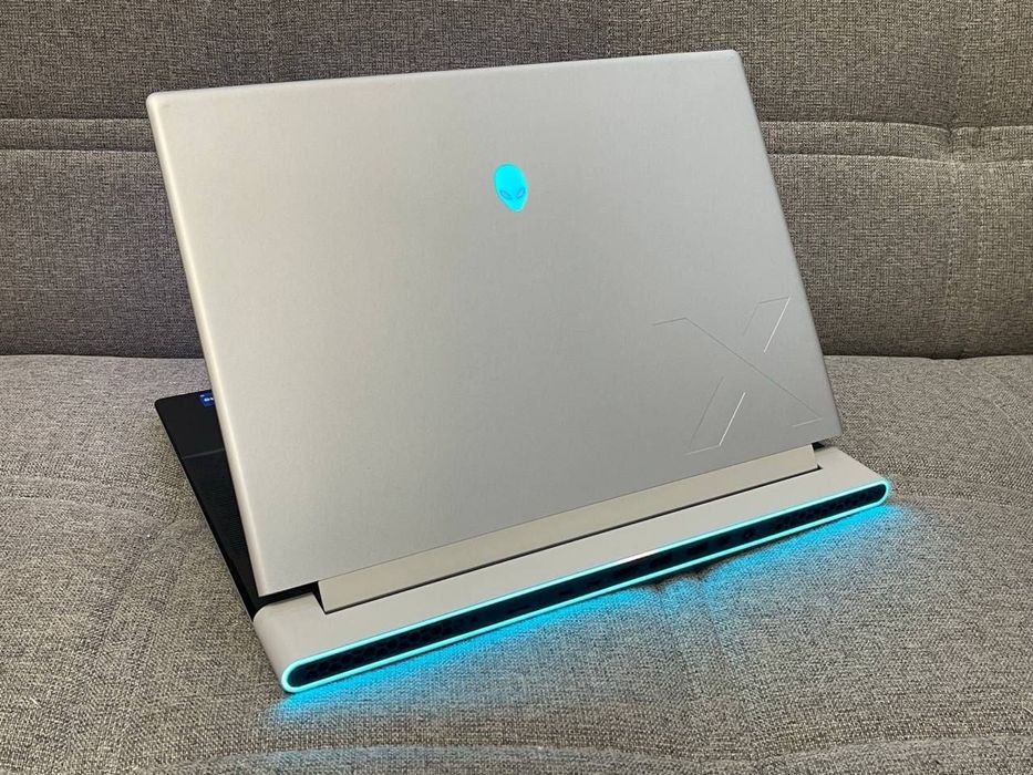 Dell Alienware X16 - i7-13700H/4070/32/1Tb