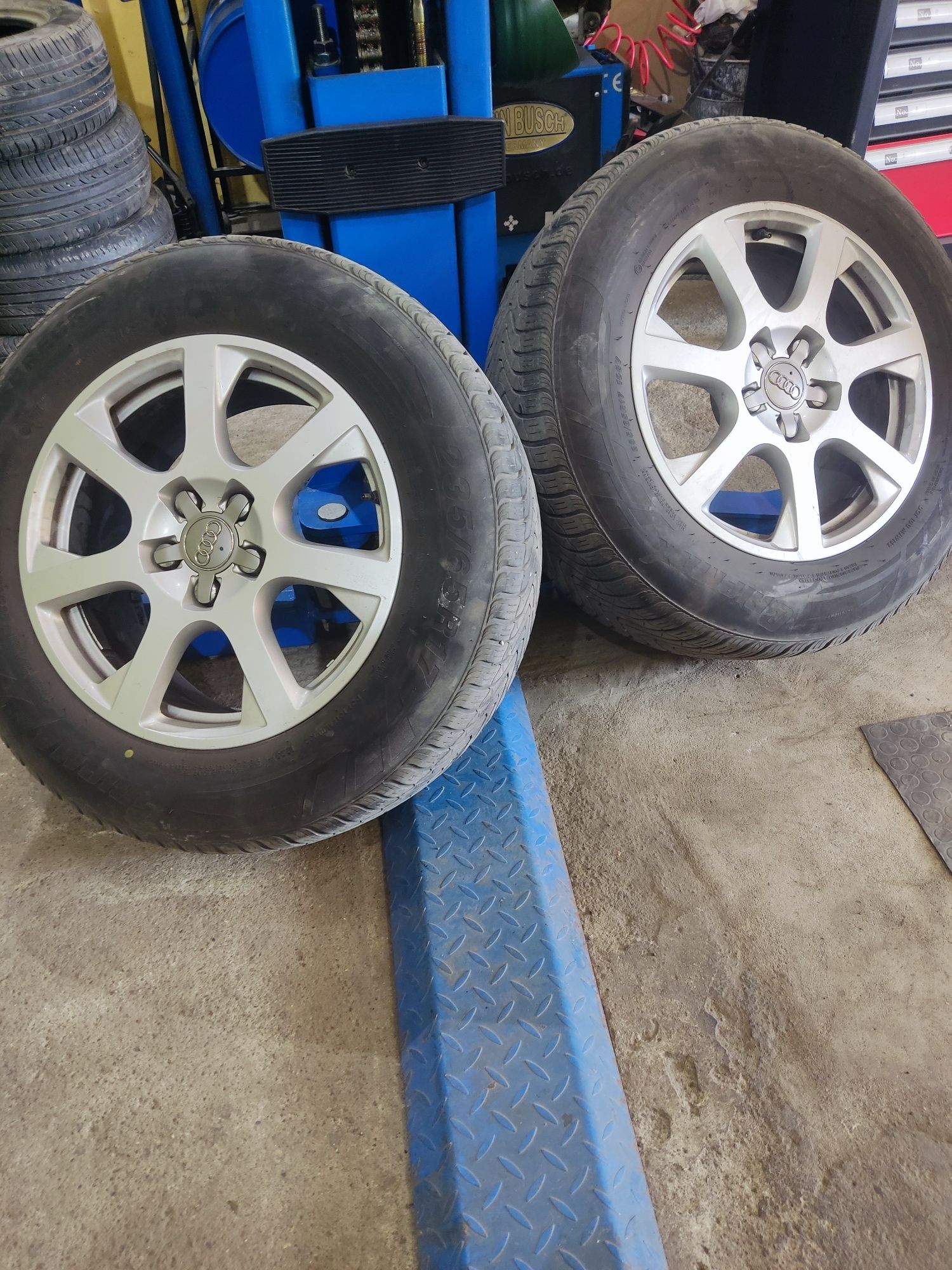 Продават се само гумите без джанти GripMax 235-65-17ки Дот 23