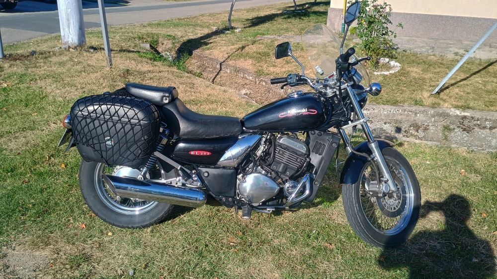 Vând Kawasaki EL 252B