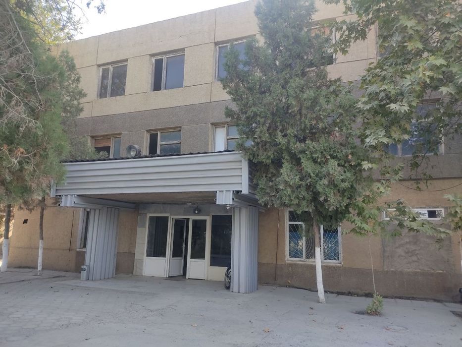 Продаётся производственная территория с 3-х этажным зданием!