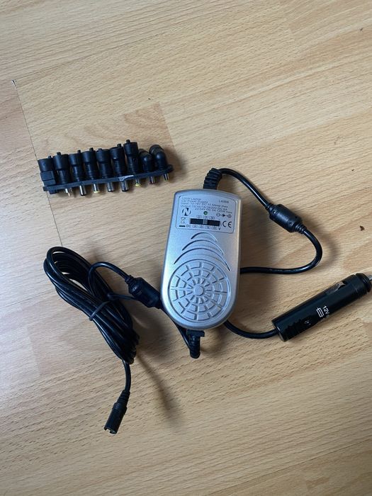 Универсално зарядно за кола за лаптоп 120W