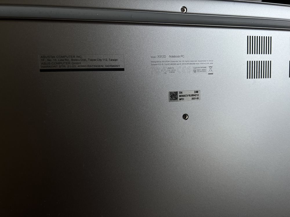 Vând Laptop Asus VivoBook 15