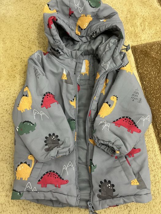 Продам детскую куртку