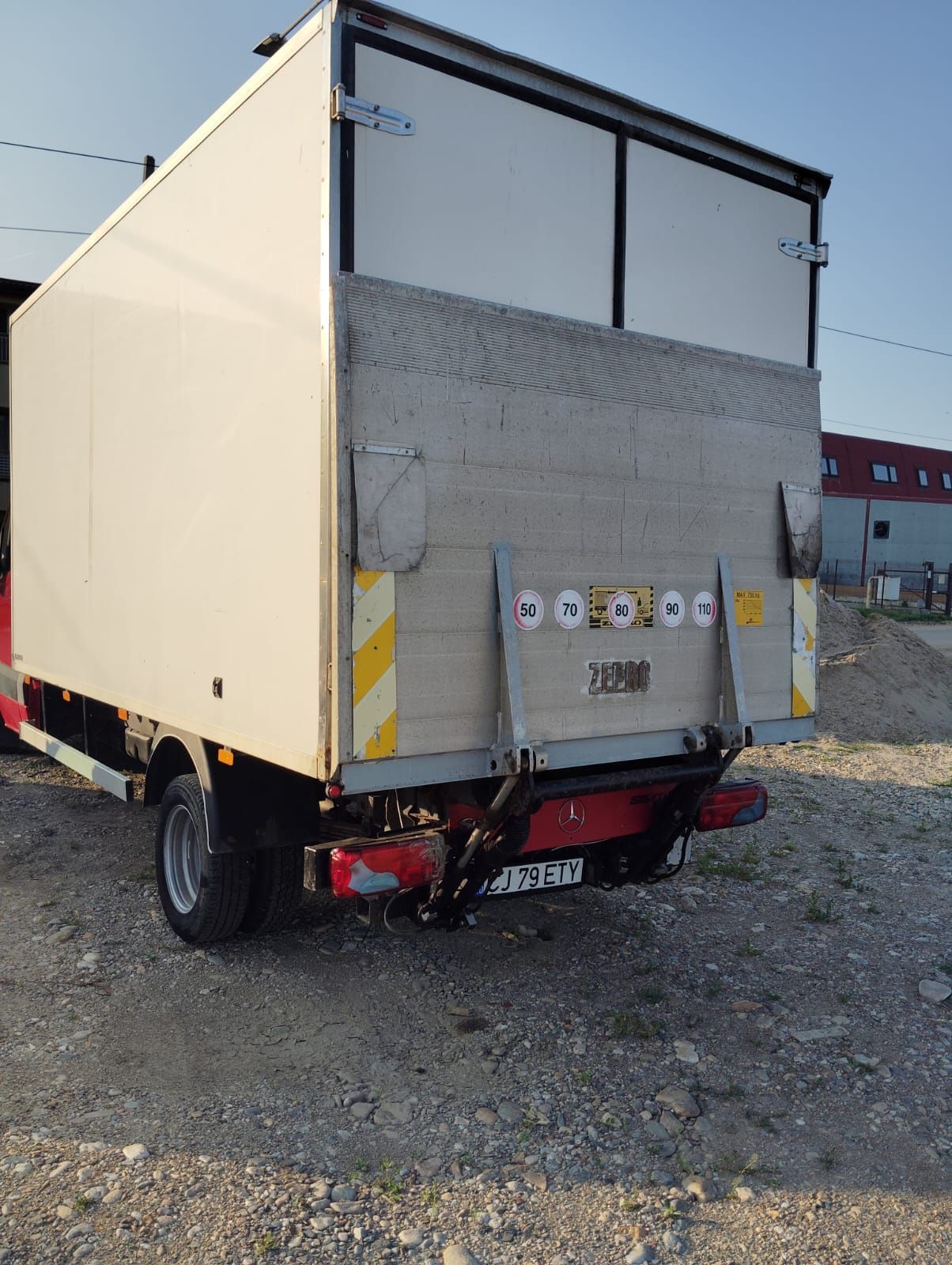 Vând Mercedes Benz  sprinter 515 frigorific