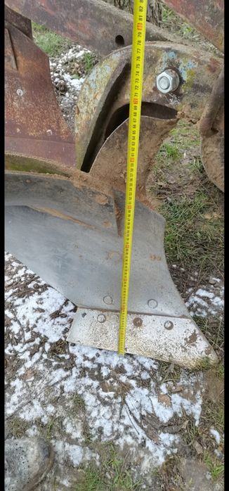 Vând plug cu 2 trupitâ.