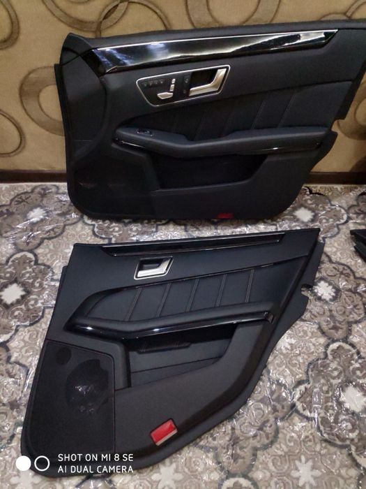 Продам обшивку дверей мерседес w212
