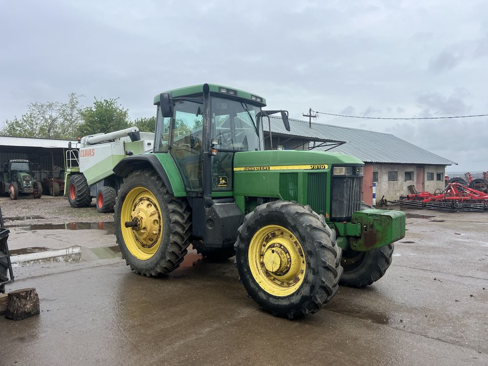 John Deere   7810