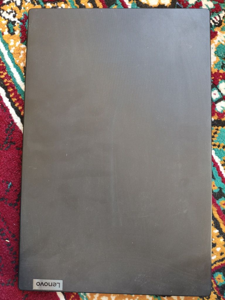 Noutbuk Lenovo AMD Athlon Silver 7120U