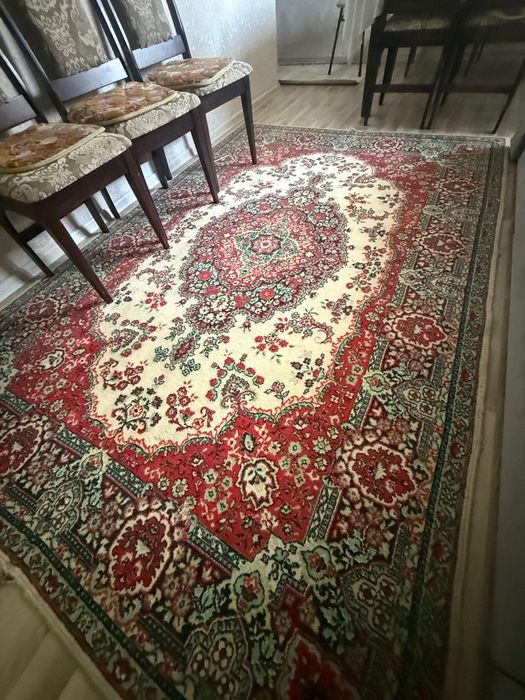 Продам ковёр для гостиной, зала, спальни
