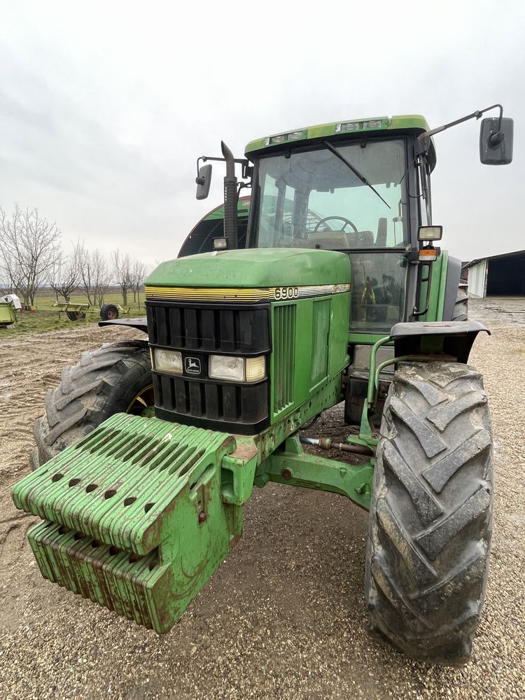 Tractor John Deere 6900