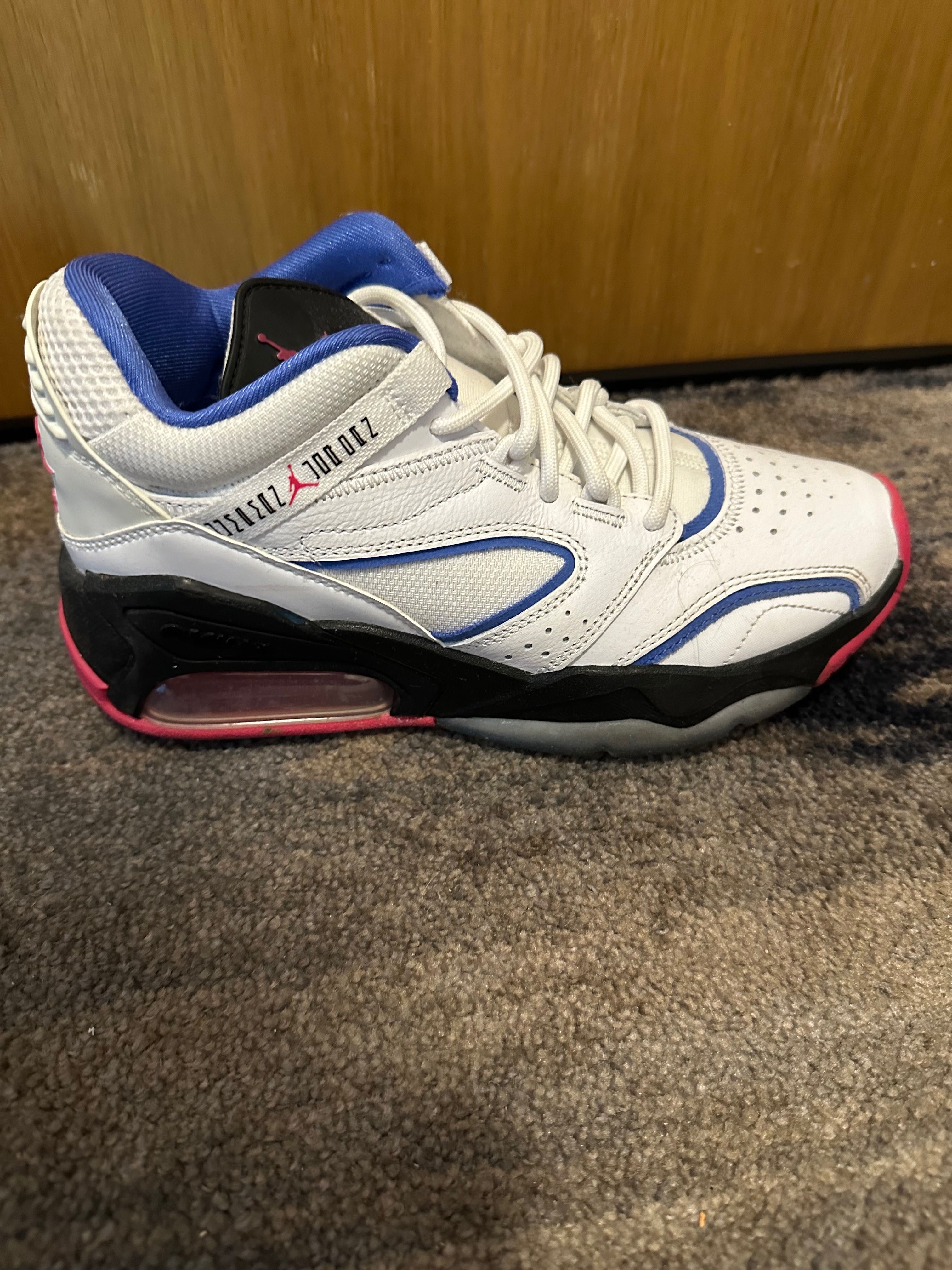 Nike Jordan Point Lane "Fireberry" - Márimea 38
- Originale - Noua.