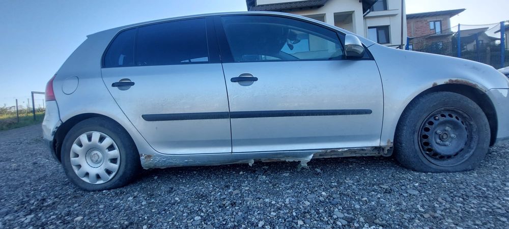 Volkswagen Golf 5 1.4 benzina 75 CP