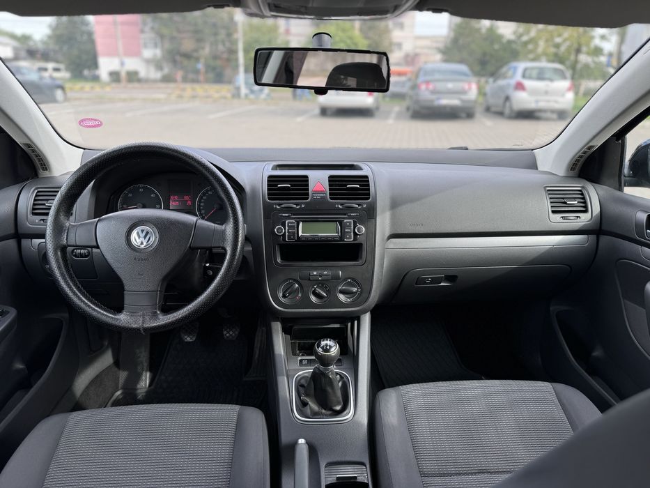 Vand golf 5 inmatriculat …recent adus fara filtru de particul