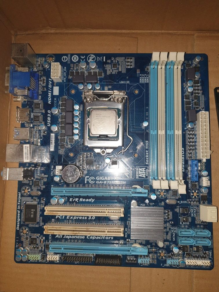 Placa de bază Gigabyte, Socket LGA1155 + Procesor i5-3330 + Cooler