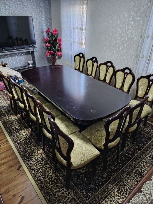 Продам стол и стулья