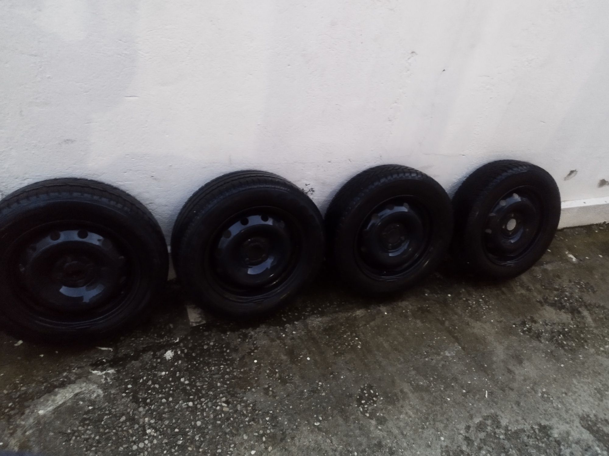 Roti , Logan, Sandero , 2 cauciucuri iarnă, 2 cauciucuri vară, 4x100,