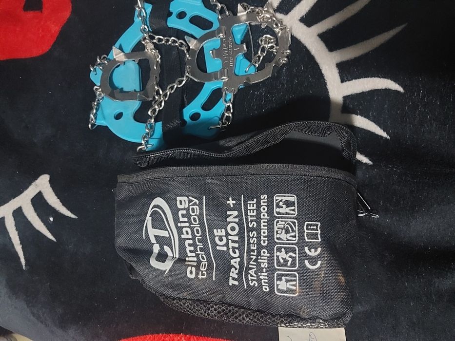 Vând colțare munte