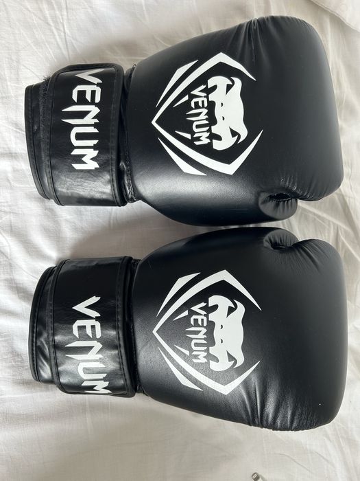 Manusi Kickbox VENUM 14oz