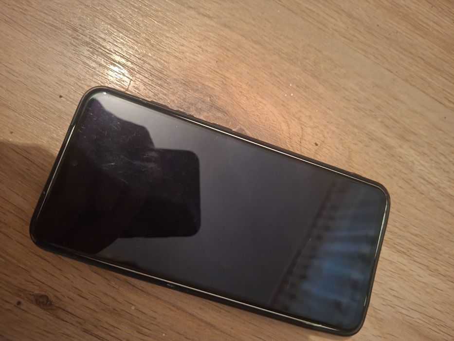 Vând sau schimb   samsung s21 fe