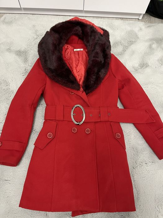 Palton lung rosu