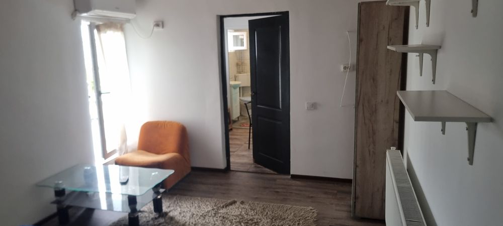 Garsoniera de închiriat