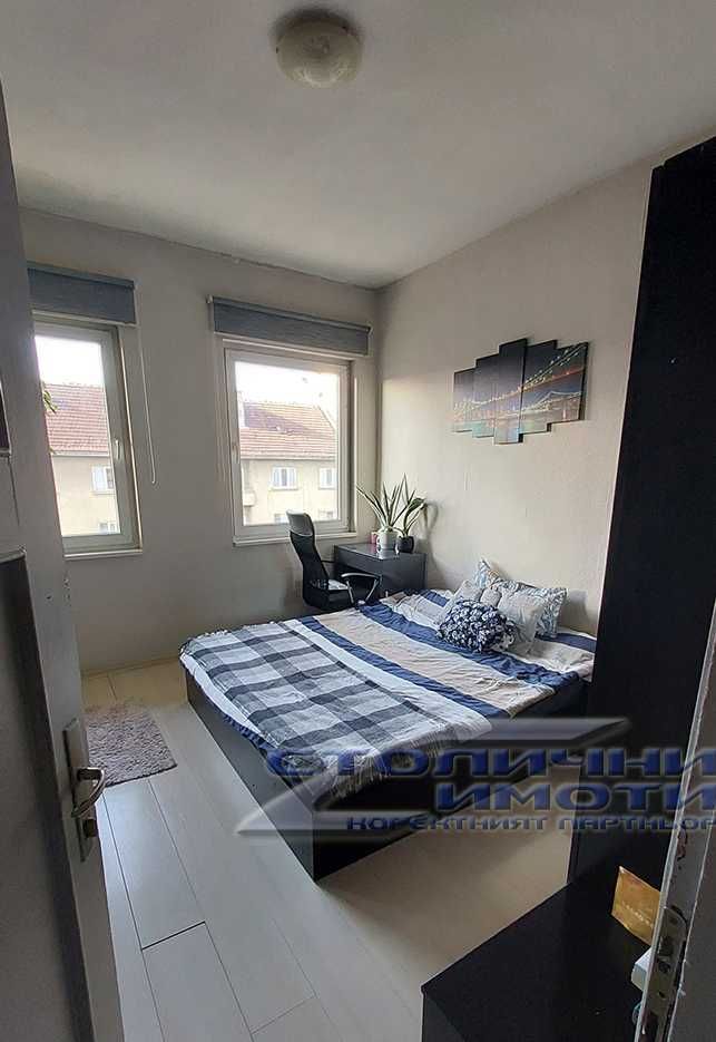 Дава се под наем Тристаен апартамент в София, Център - 70 кв.м за 714 € - Снимка #3